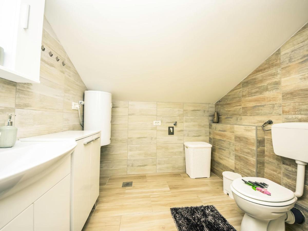 Apartment Matanovi Dvori-2 By Interhome Vir Εξωτερικό φωτογραφία